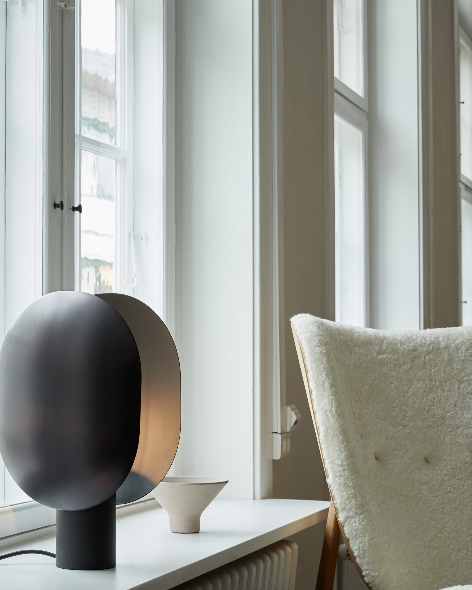 101 Copenhagen - Clam Table Lamp - Burned Black - Table Lamp
