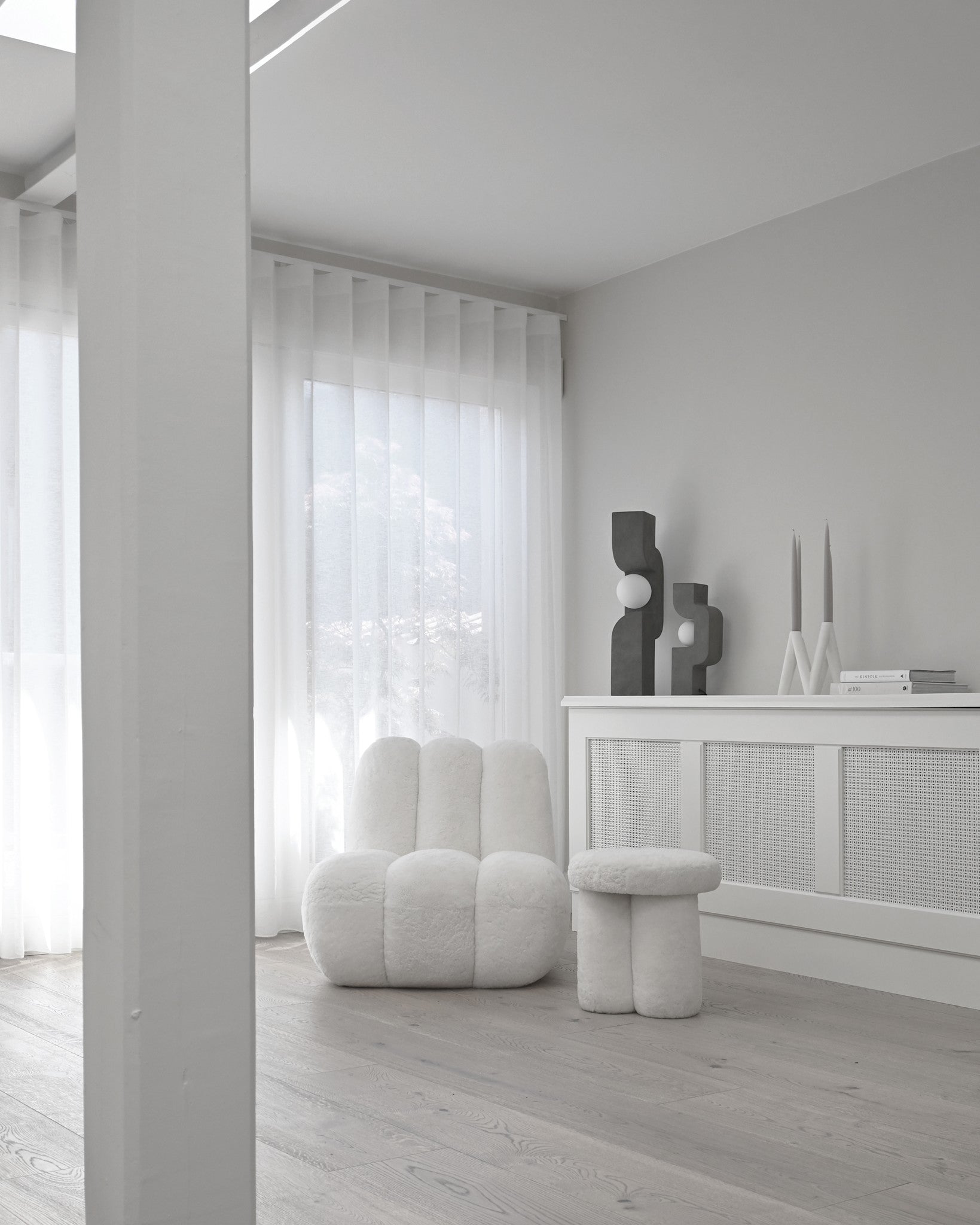 101 Copenhagen - Toe Chair - White (Sheepskin) - Lounge Chair