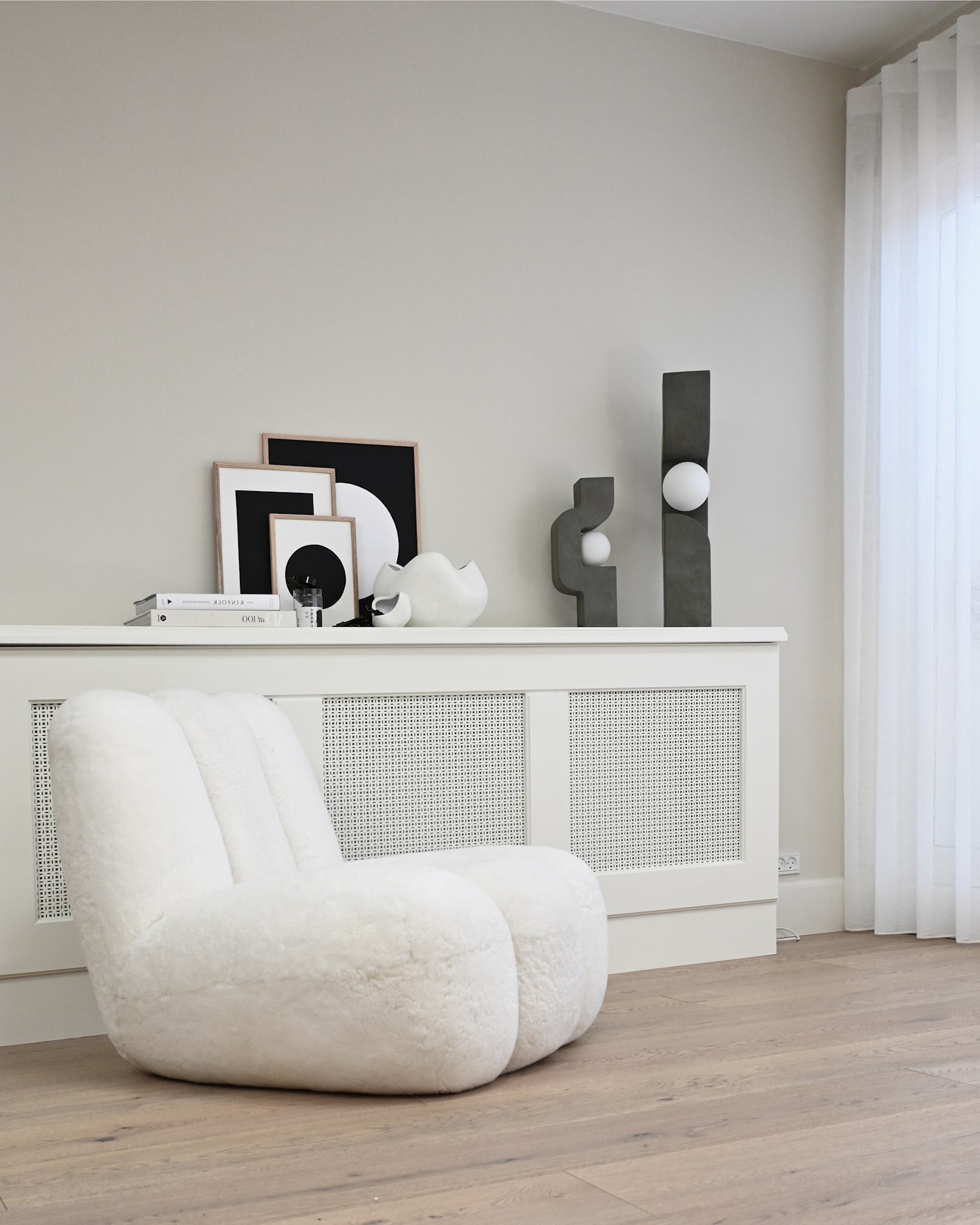 101 Copenhagen - Toe Chair - White (Sheepskin) - Lounge Chair