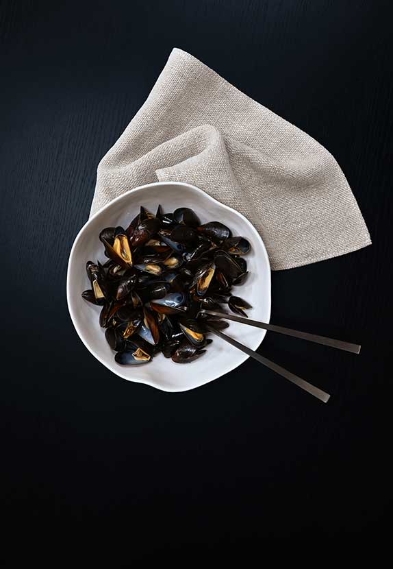 101 Copenhagen Native bowl with clams and Kogei cutlery