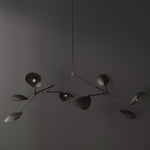 101 Copenhagen Stingray Chandelier grande turned on and off