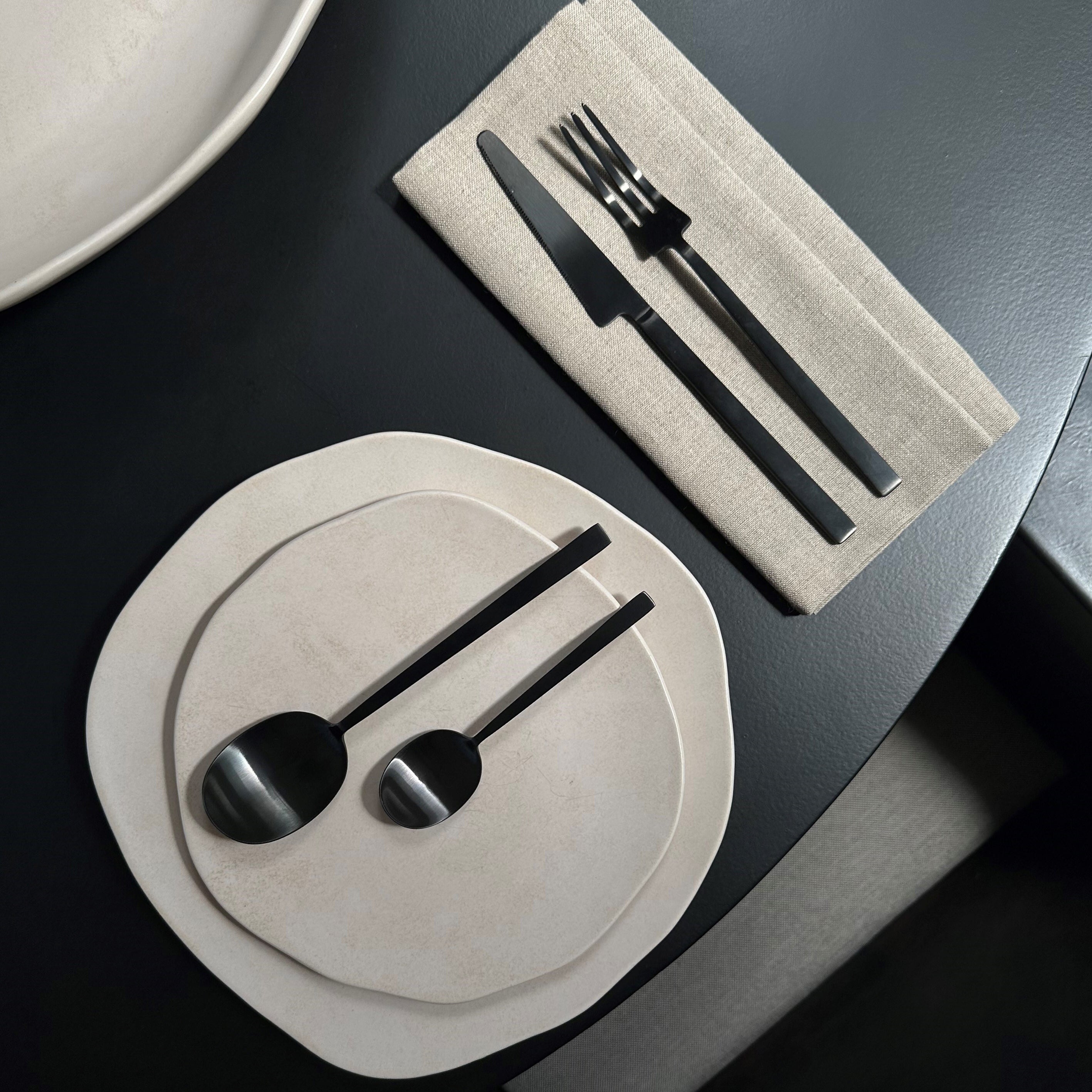 101 Copenhagen - Kogei Cutlery - Black (16 pcs) - Cutlery