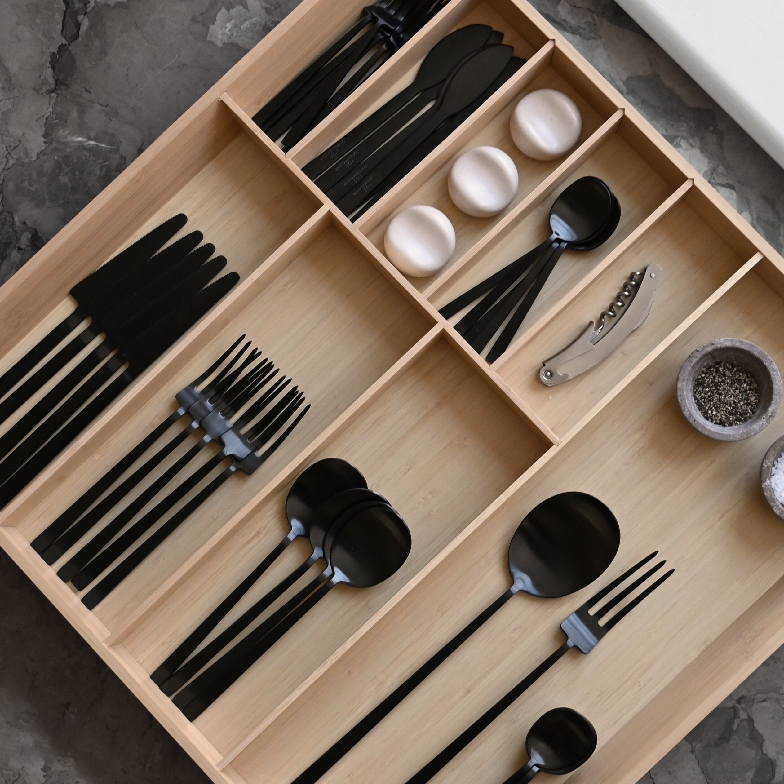 Kogei Cutlery - Black (16 pcs)