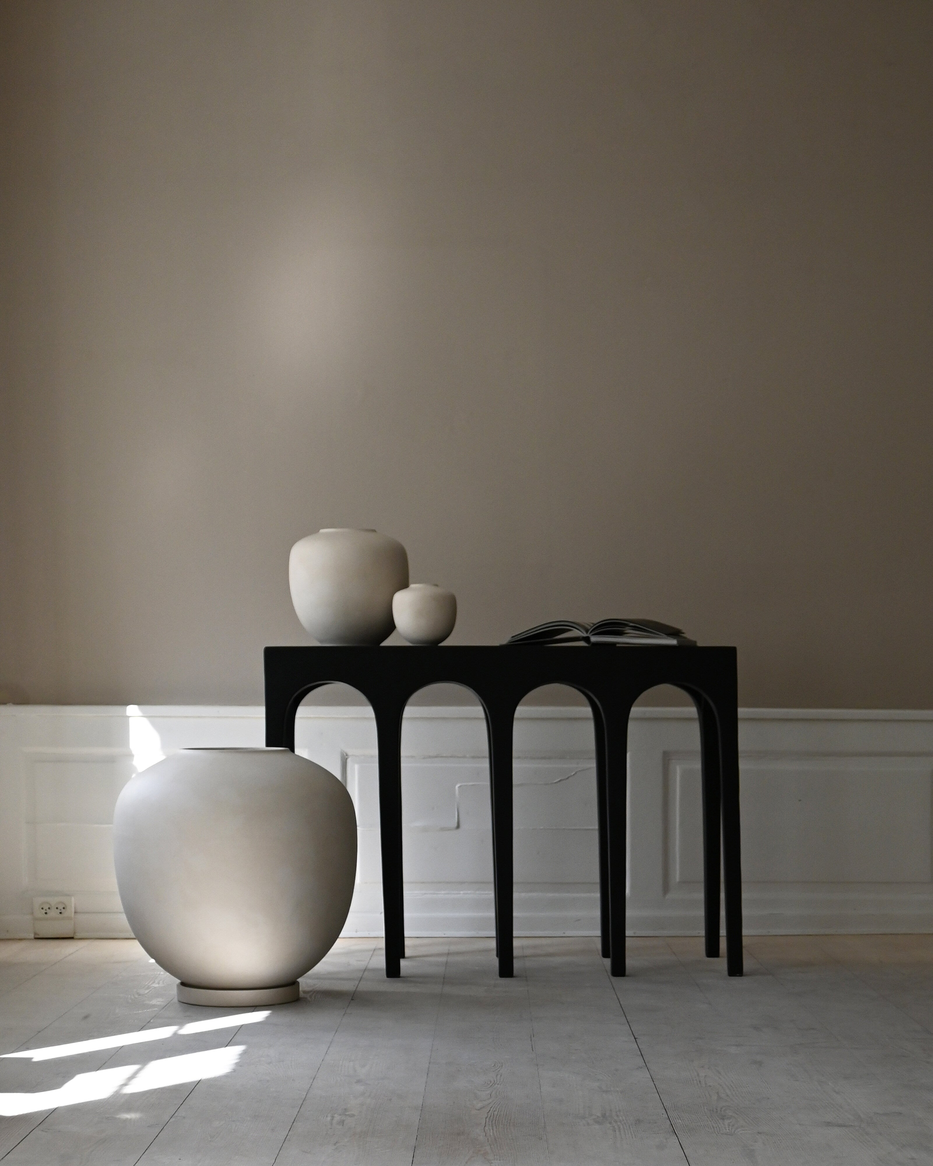 101 Copenhagen - Bow Console, Big - Coffee - Console