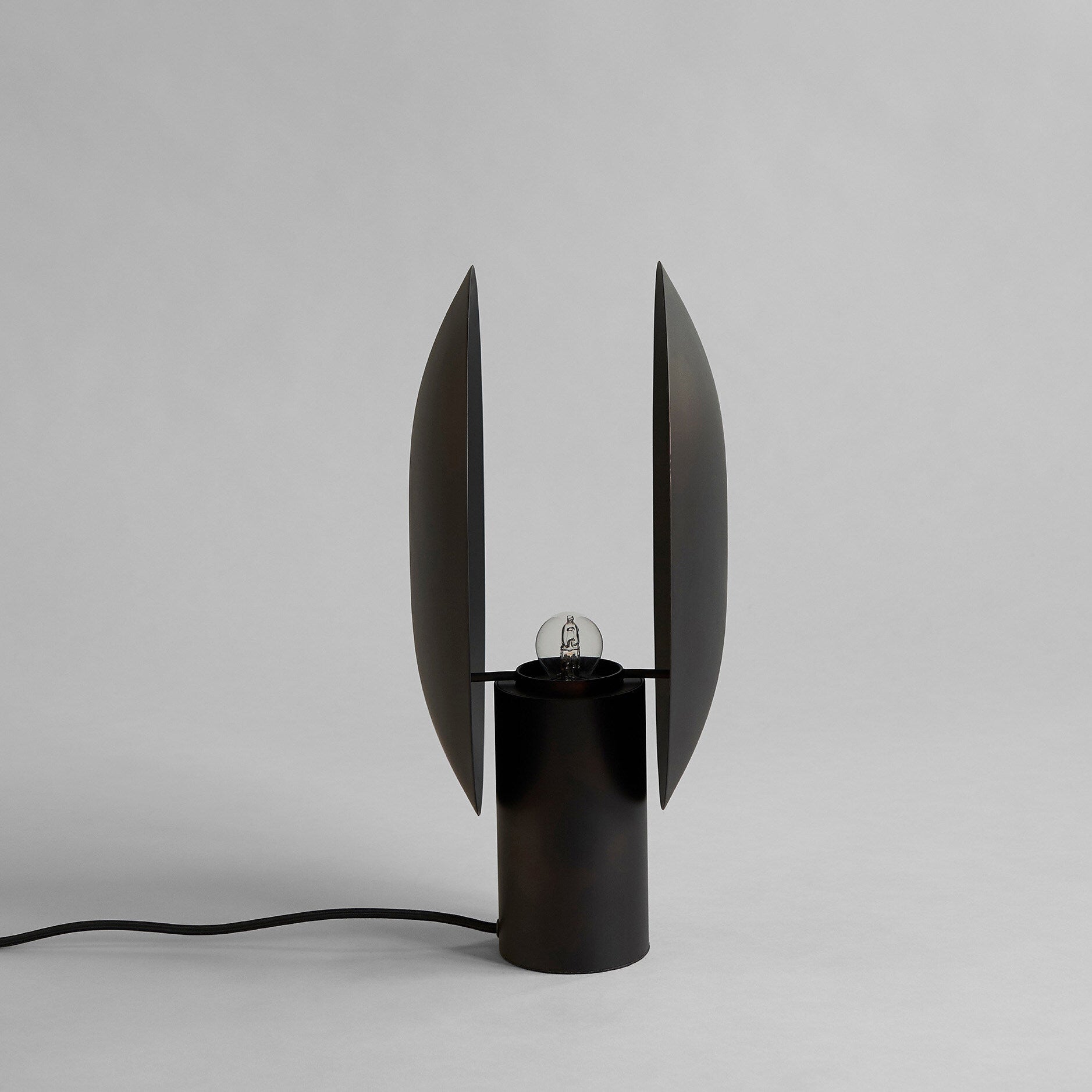 101 Copenhagen - Clam Table Lamp - Burned Black - Table Lamp