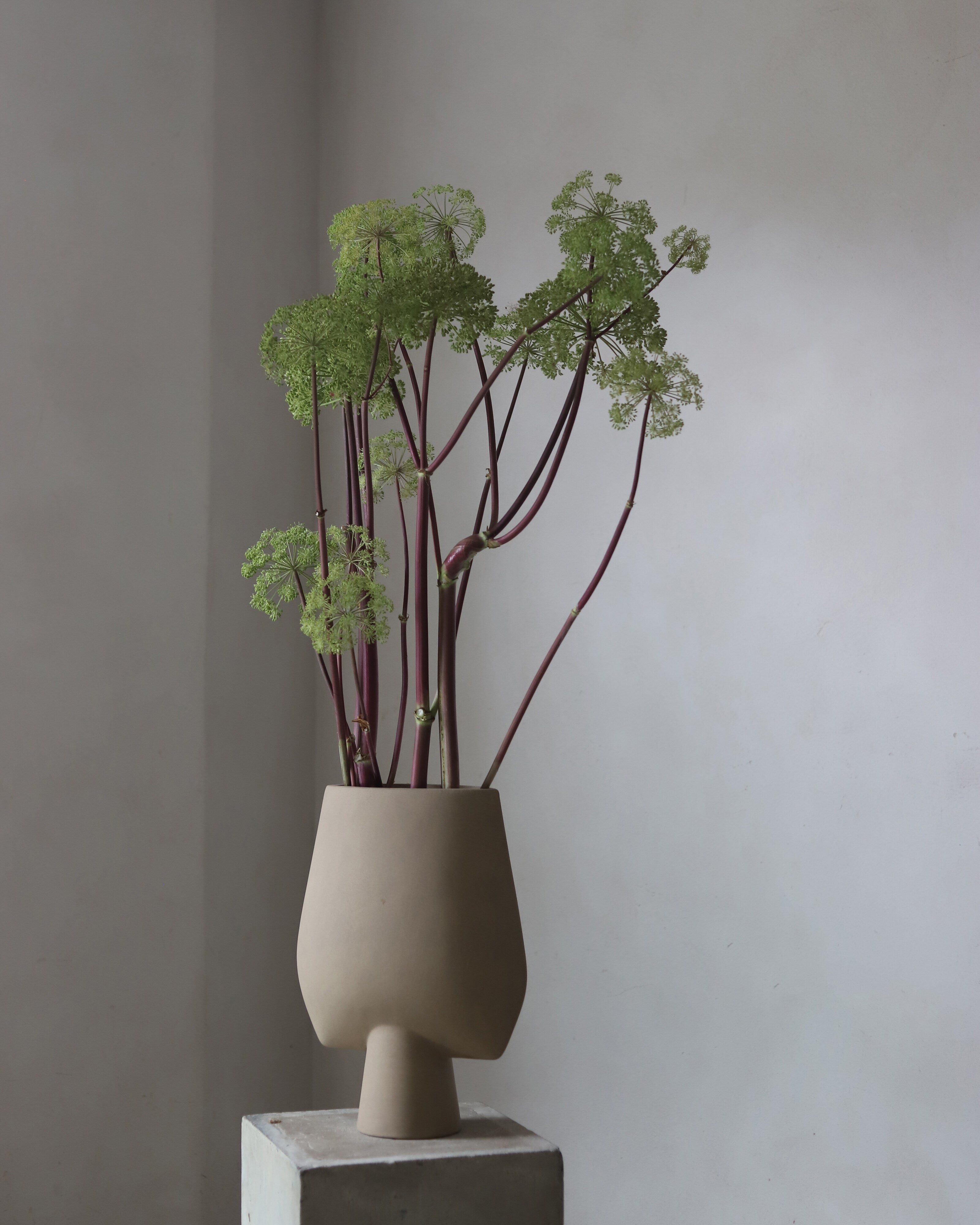 101 Copenhagen - Sphere Vase Square, Big - Sand - Vase