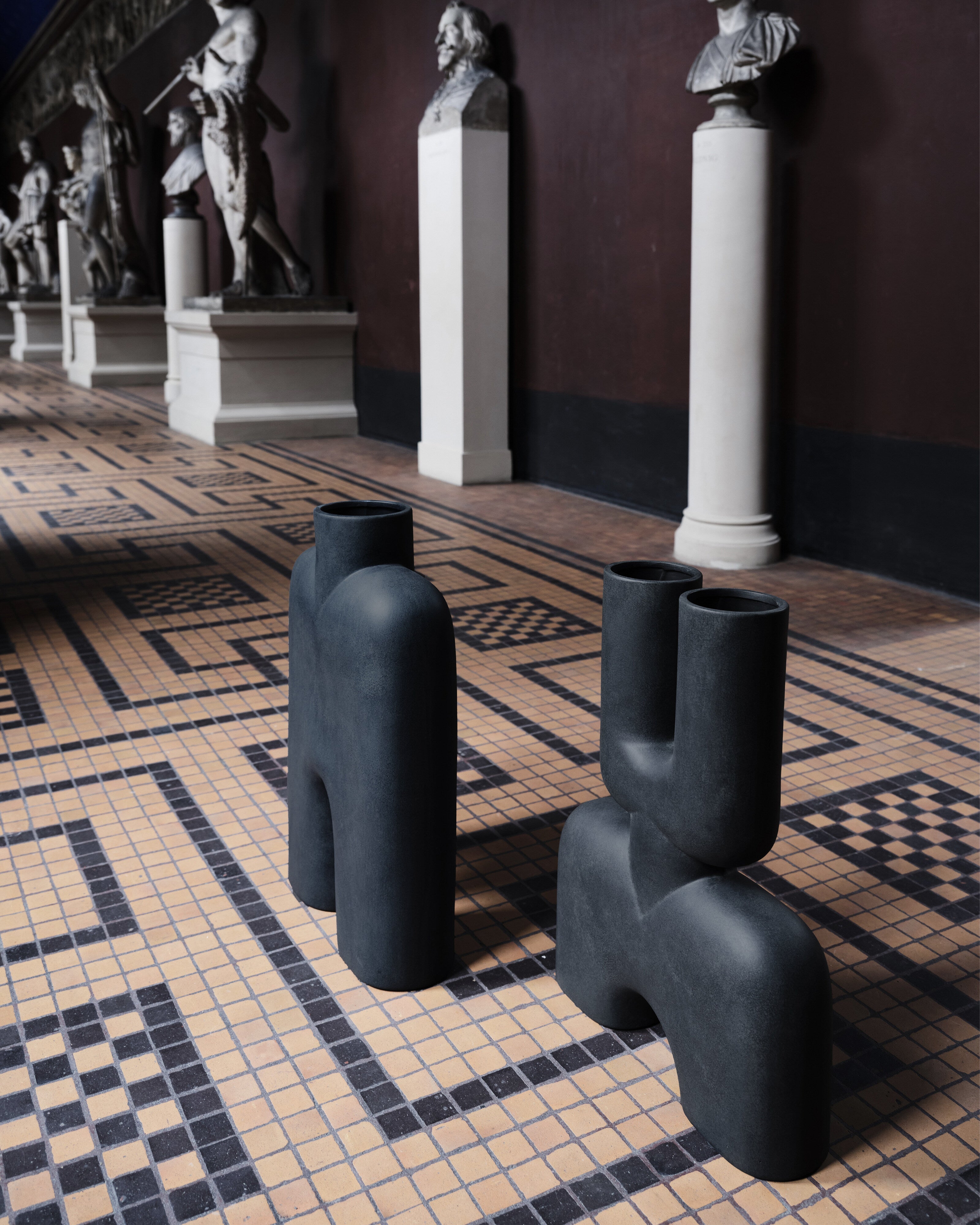 101 Copenhagen - Cobra Vase Tall, Hexa - Black - Vase