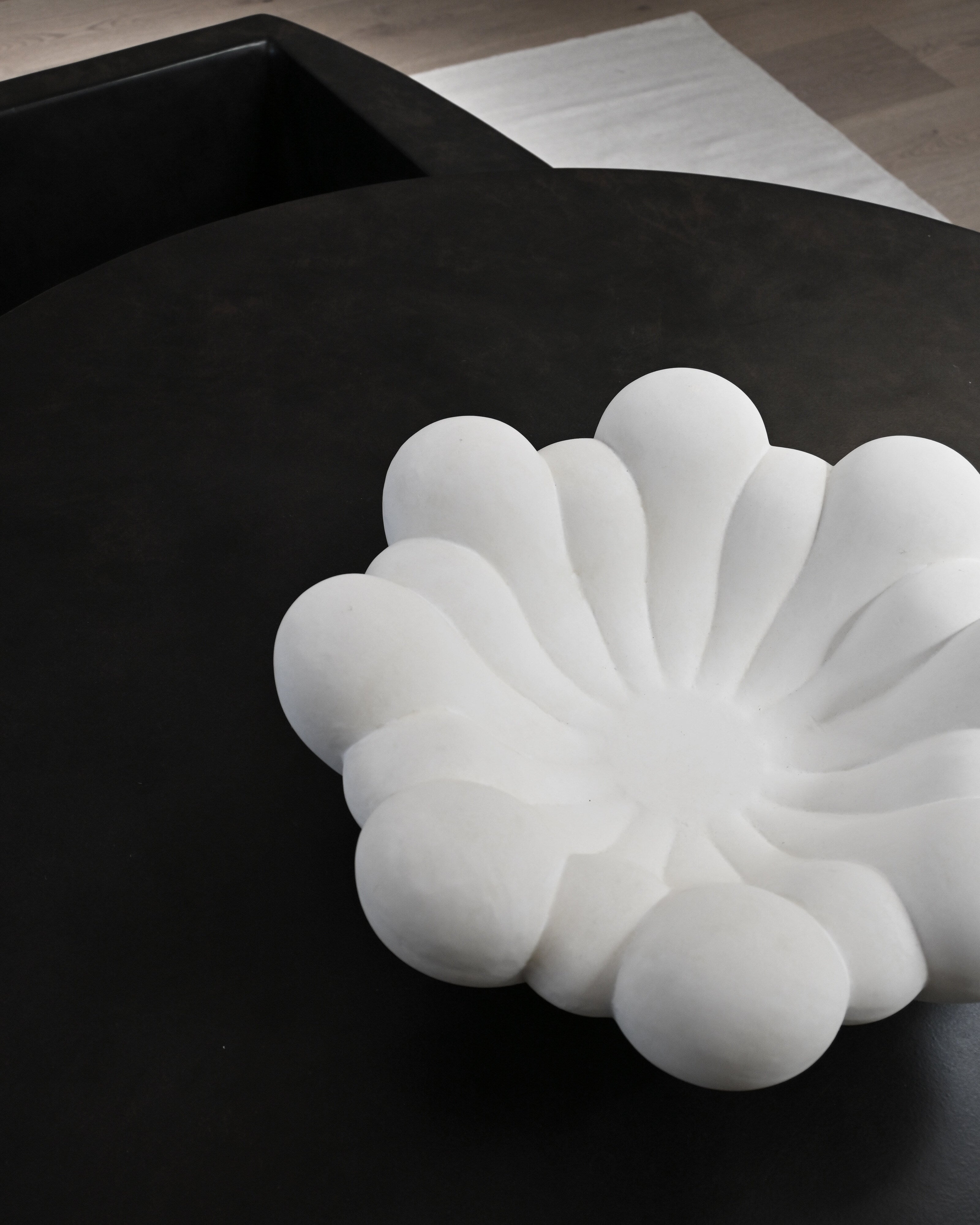 101 Copenhagen - Bloom Tray, Big - Bone White - Tray