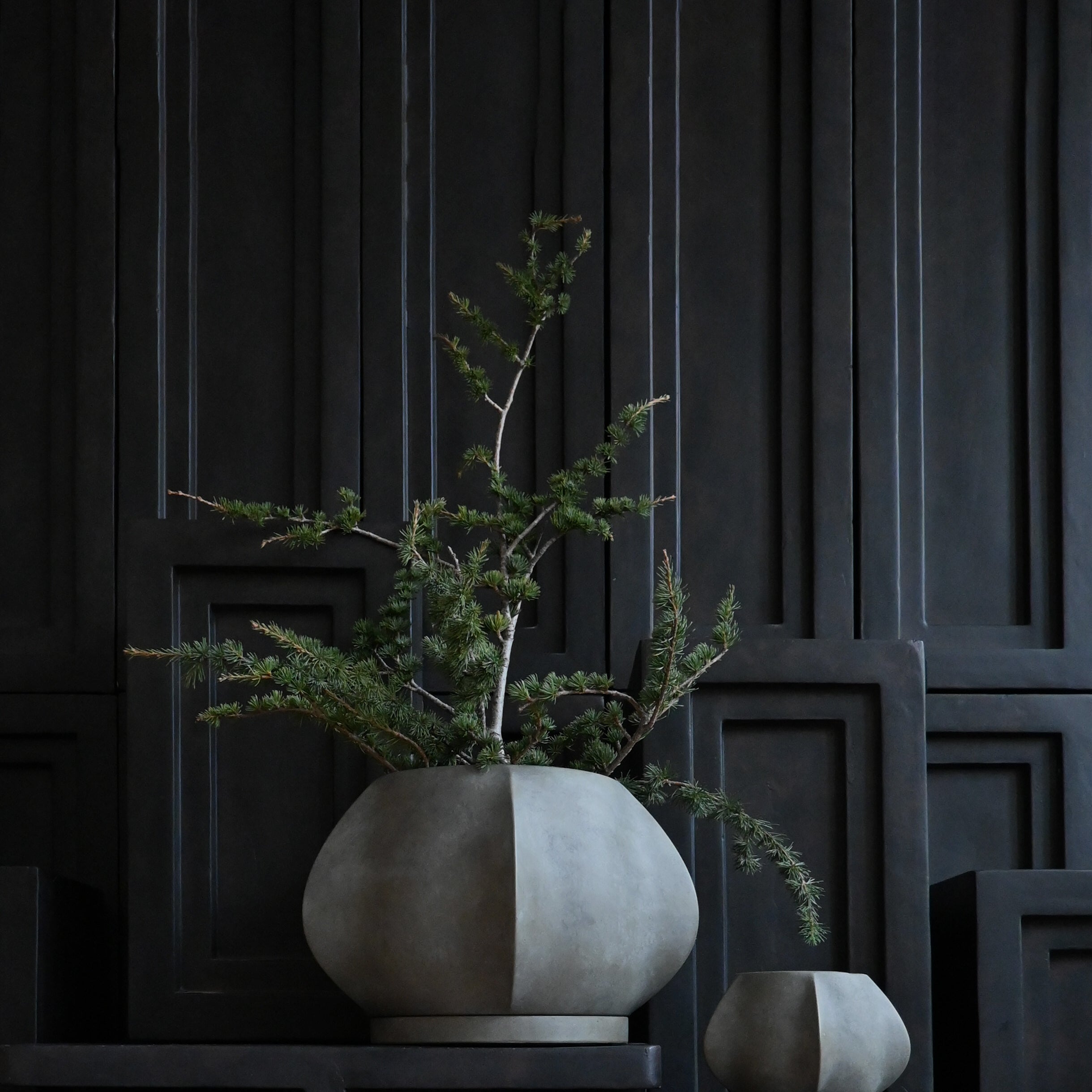 101 Copenhagen - Arket Plant Pot, Petit - Dark Grey - Plant Pot