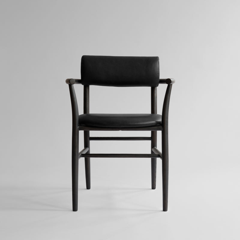 101 Copenhagen - Nama Dining Chair, Armrest Coffee Black  - Aniline Leather - Dining Chair