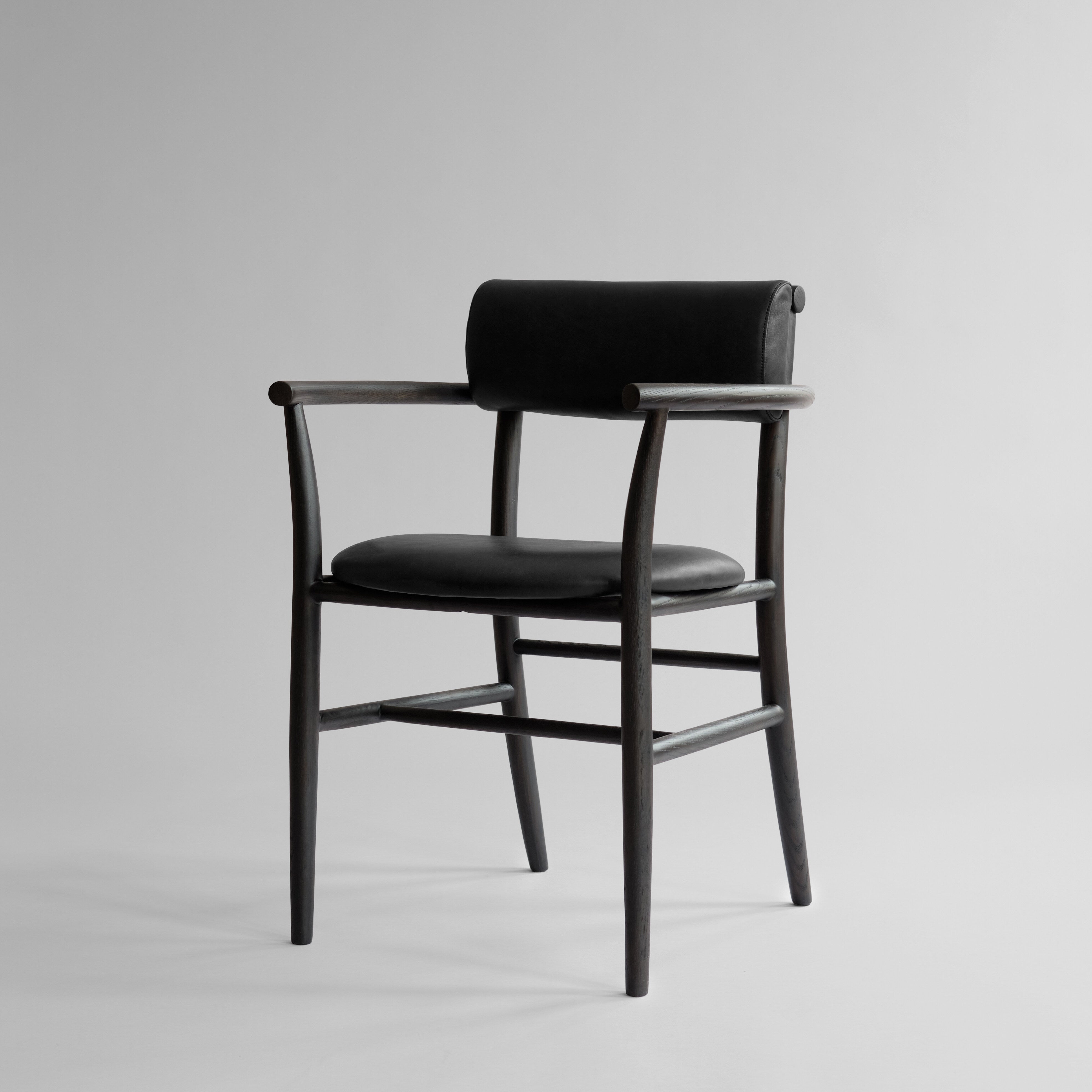 101 Copenhagen - Nama Dining Chair, Armrest Coffee Black  - Aniline Leather - Dining Chair