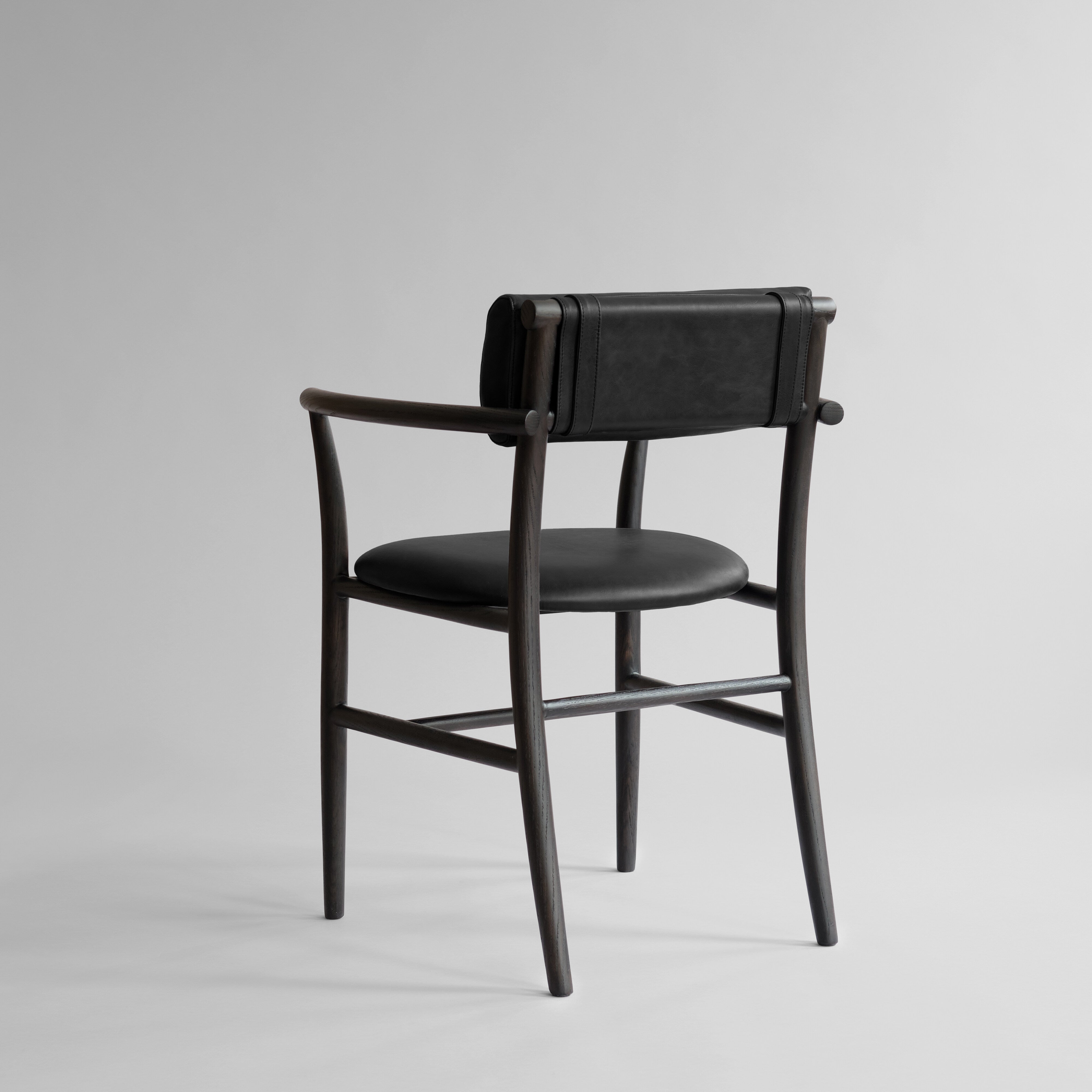 101 Copenhagen - Nama Dining Chair, Armrest Coffee Black  - Aniline Leather - Dining Chair