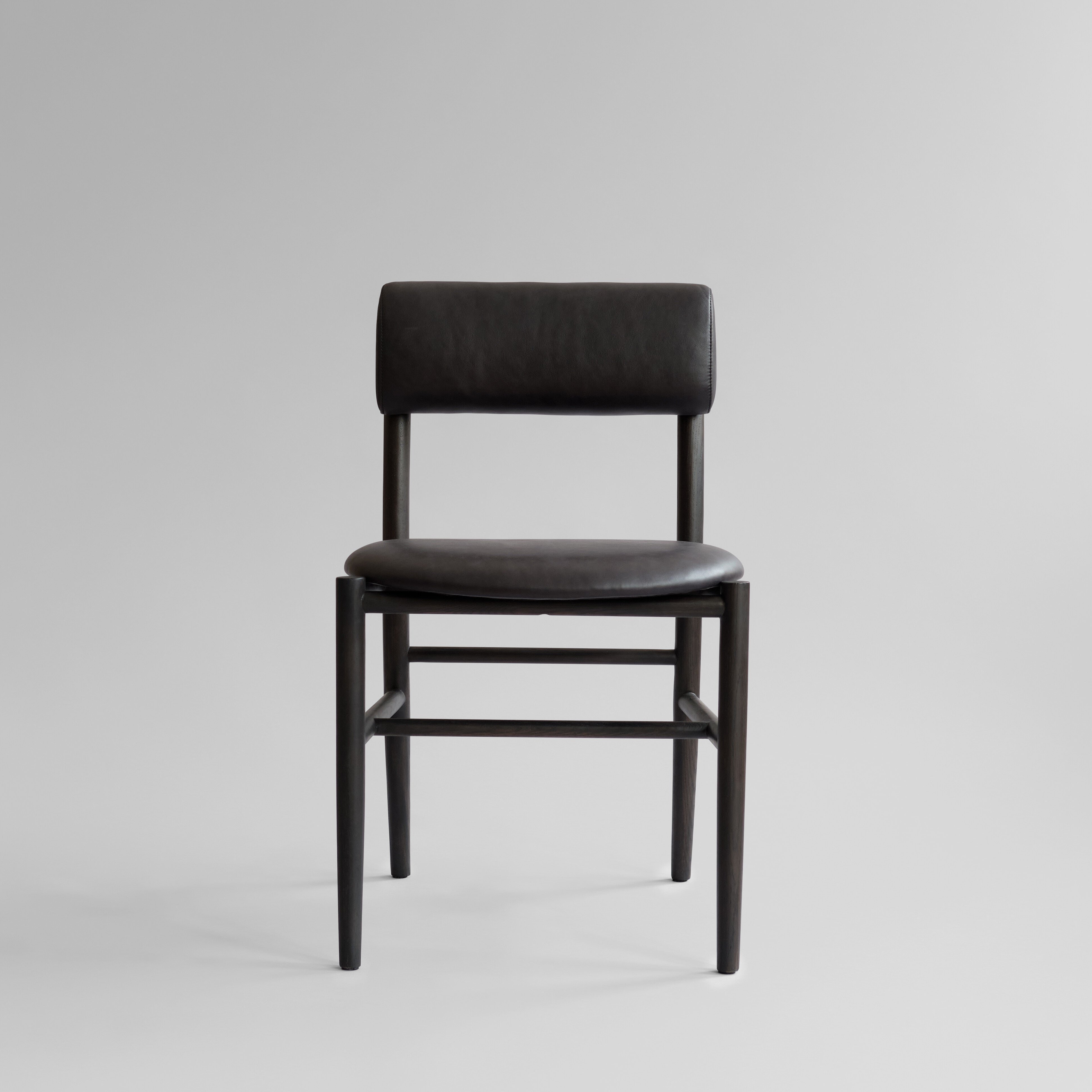 101 Copenhagen - Nama Dining Chair, Coffee Black  - Aniline leather black - Dining Chair