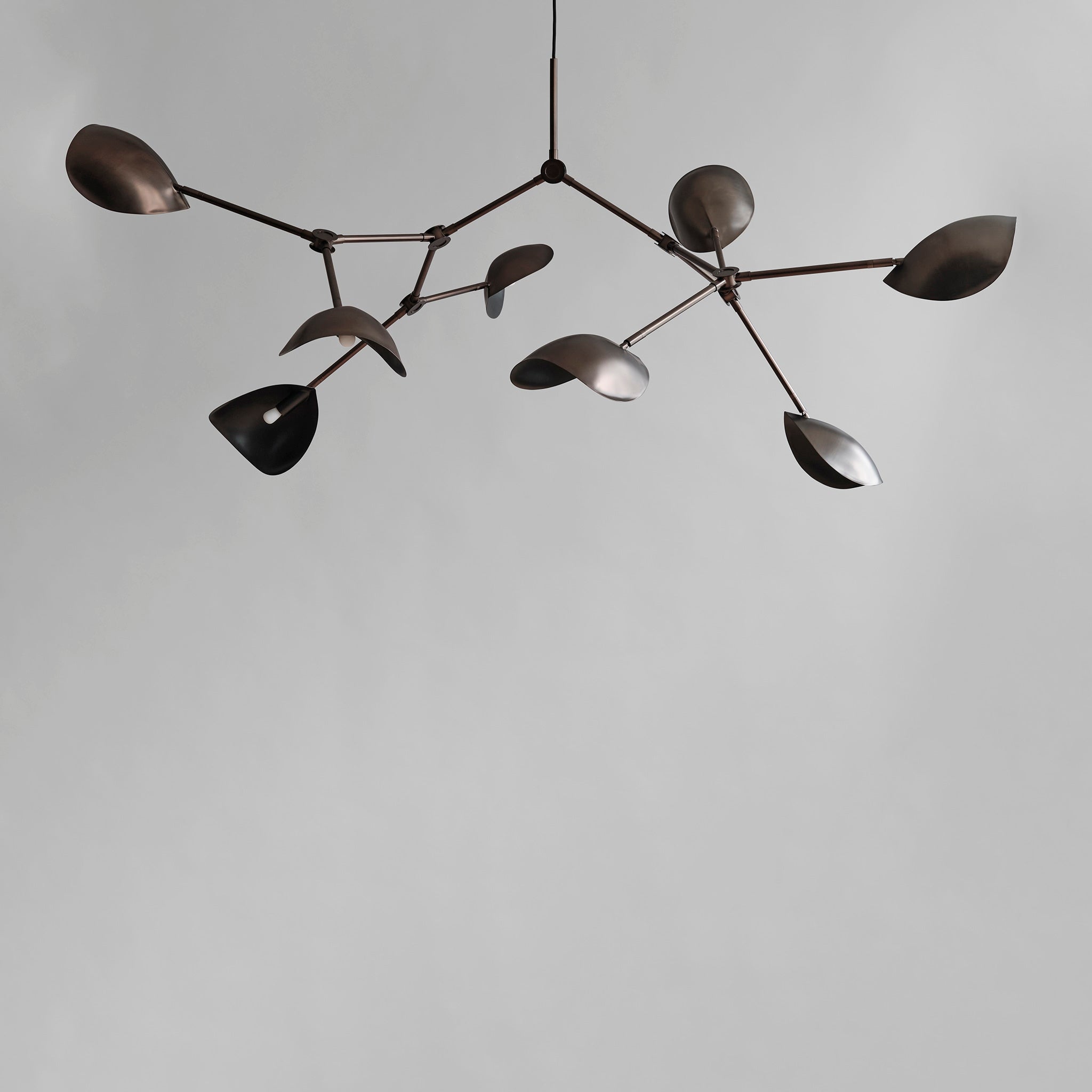 101 Copenhagen - Stingray Chandelier, Grande - Bronze - Chandelier