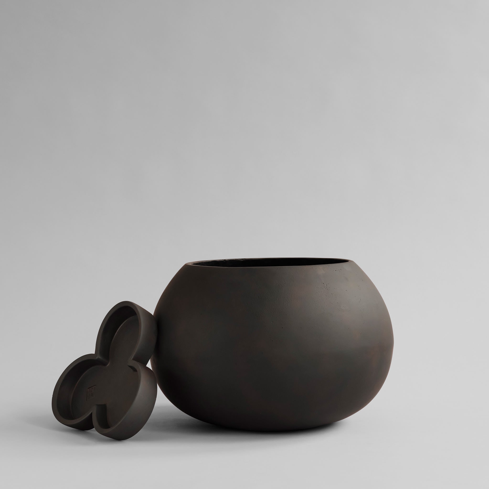 101 Copenhagen - Urchin Plant Pot, Medio - Coffee - Plant Pot