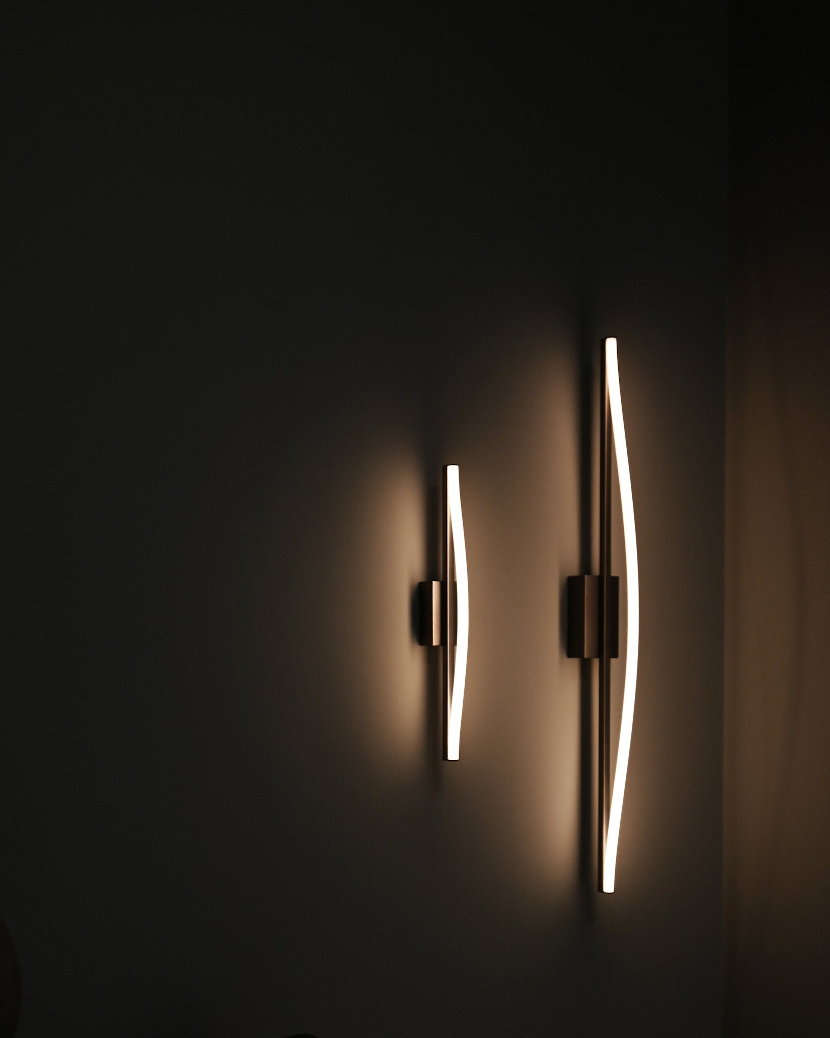 101 Copenhagen - Bow Wall Lamp, Big - Bronze - Wall Lamp