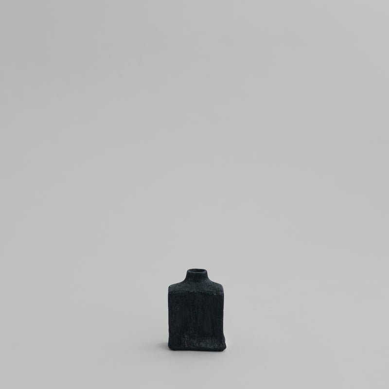 101 Copenhagen - Shin Vase, Mini - Carved Dark Green - Vase